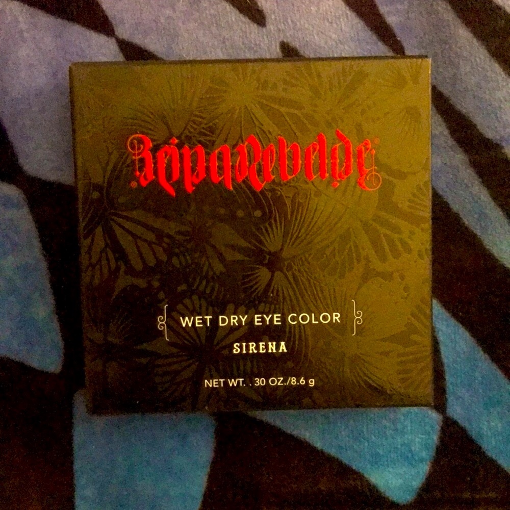 ✨🆕Ipsy bag x Reina Rebelde Wet Dry Eye Color Palette in Sirena💄💋✨FULL SIZE!